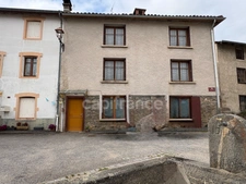 PROCHE DE BOEN sur LIGNON (42). MAISON de CAMPAGNE de 150 M2 avec ses  DÉPENDANCES de 60 M2  et  COUR ATTENANT 
