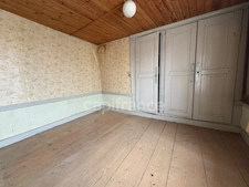 PROCHE DE BOEN sur LIGNON (42). MAISON de CAMPAGNE de 150 M2 avec ses  DÉPENDANCES de 60 M2  et  COUR ATTENANT 