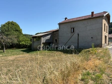 Proche de NOIRETABLE  : MAISON DE CAMPAGNE de 157 m2 avec DEPENDANCES  et TERRAIN de 1200 M2