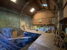 LA CHAMBA ( 42 ). MAISON de CAMPAGNE avec ses DEPENDANCES   - TERRAIN de 5000 m2 - CAVE A FOURME 