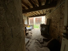 LES SALLES (42). MAISON MITOYENNE de 130 M2 avec cave voutée  dans le HAUT FOREZ 