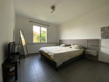 A FEURS (42). APPARTEMENT  T3  Relooké  Avec  PLACE DE PARKING ,  quartier calme 