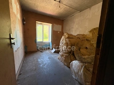 A. SAINT THURIN (42) Maison de 65 M2 avec garage attenant et parcelle de bois de 4400 m2
