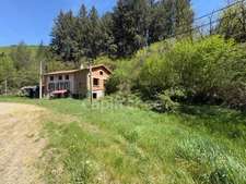 A. SAINT THURIN (42) Maison de 65 M2 avec garage attenant et parcelle de bois de 4400 m2