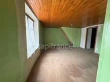 PROCHE DE BOEN sur LIGNON (42). MAISON de CAMPAGNE de 150 M2 avec ses  DÉPENDANCES de 60 M2  et  COUR ATTENANT 