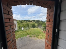 proche d' AMBERT (63) CORPS DE FERME en pierre renové  avec sa grange indépendante  TERRAIN de 1209 M2