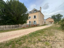 A  SAINT FORGEUX LESPINASSE (42) MAISON DE CARACTERE de 200 M2 avec DEPENDANCES et terrain clos de 8400M2