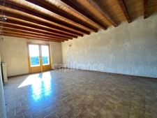 A SAINT GERMAIN LAVAL (42) MAISON  de 120 M2  avec terasse TERRAIN de 3 HA  et BATIMENT de 75 M2