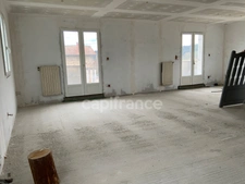 LES SALLES (42). MAISON INDIVIDUELLE de 90 M2 avec TERRASSE   TERRAIN de 2770 M2