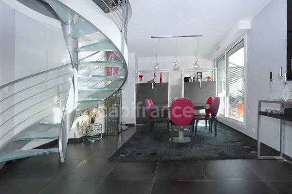  RENNES 35 – QUAIS DE LA VILAINE / MAIL FRANÇOIS-MITTERRAND   T6 DUPLEX 200 M² – DERNIER ÉTAGE – TERRASSE 60 M² – 3 GARAGES.