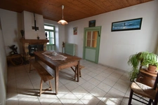 Dpt Vendée (85), à vendre entre CHALLANS et NOIRMOUTIER à SAINT GERVAIS maison de bourg de 210 m²  sur 879 m² de terrain clos avec puits