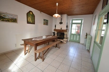Dpt Vendée (85), à vendre entre CHALLANS et NOIRMOUTIER à SAINT GERVAIS maison de bourg de 210 m²  sur 879 m² de terrain clos avec puits