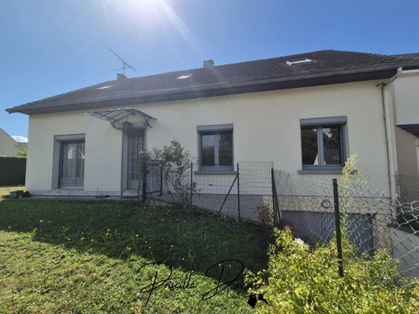 À VENDRE – Maison familiale 5 chambres sur sous-sol total + grand garage – Terrain de 1000 m²