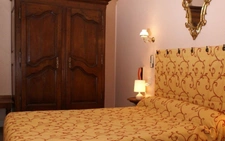 Private mansion in CARCASSONNE, 18 bedrooms, 1340 m² of living space with 2 hangars totaling 668 m², parking, garden of 350 m²