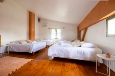 Property with over 700m2 of living space on 1.24 hectares of land, swimming pool and exceptional views 