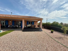 Villa in PEYRIAC MINERVOIS of approximately 135 m2, 3 bedrooms, swimming pool, garage, 885m2 plot