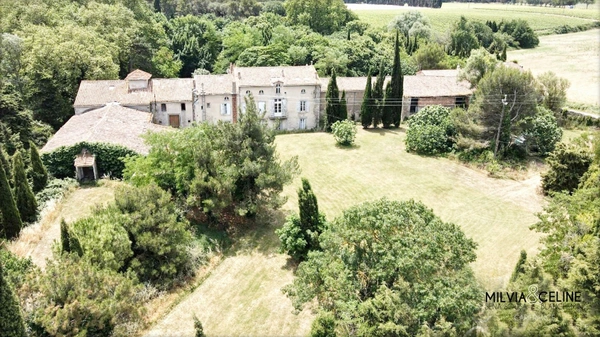 Propriete à vendre 32 pièces proche de CARCASSONNE (11) 2 habitations 522m2+ parc 2,82 hectares + dépendances