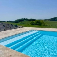 Property with over 700m2 of living space on 1.24 hectares of land, swimming pool and exceptional views 