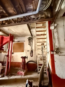 Immeuble à renover à vendre MONTLAUR (11) 282m2 environ avec terrain