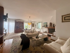 Beautiful 3-bedroom apartment in Carcassonne city centre, 140m2 of living space, one parking space