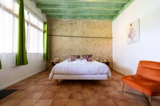 Property with over 700m2 of living space on 1.24 hectares of land, swimming pool and exceptional views 
