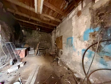 Immeuble à renover à vendre MONTLAUR (11) 282m2 environ avec terrain