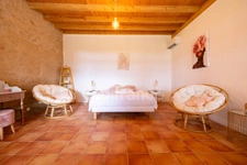 Property with over 700m2 of living space on 1.24 hectares of land, swimming pool and exceptional views 