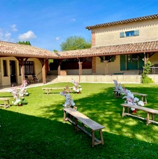 Property with over 700m2 of living space on 1.24 hectares of land, swimming pool and exceptional views 