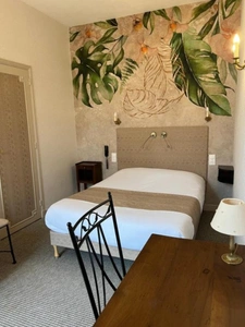 Private mansion in CARCASSONNE, 18 bedrooms, 1340 m² of living space with 2 hangars totaling 668 m², parking, garden of 350 m²