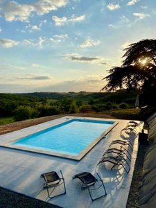 Property with over 700m2 of living space on 1.24 hectares of land, swimming pool and exceptional views 