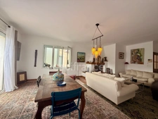 Beautiful 3-bedroom apartment in Carcassonne city centre, 140m2 of living space, one parking space