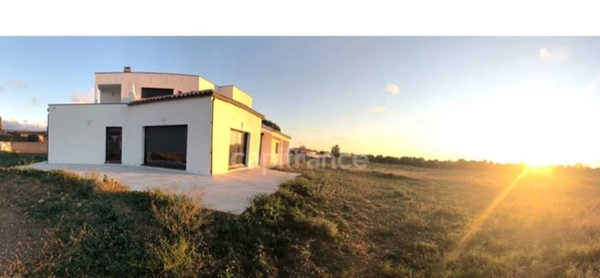 Villa architecte  à vendre 6 pièces proche de CARCASSONNE (11) 186,80m2 habitable sur terrain de 1926m2