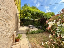 Manor house in CARCASSONNE with 233m2 of living space, 5 bedrooms, garage, swimming pool, 1100m2 plot