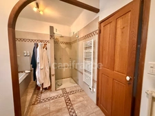 Beautiful 3-bedroom apartment in Carcassonne city centre, 140m2 of living space, one parking space