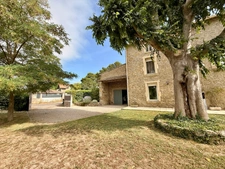 Manor house for sale in CARCASSONNE (11) with 9 rooms, 233m2 of living space, 5 bedrooms, garage, swimming pool, 1100m2 plot