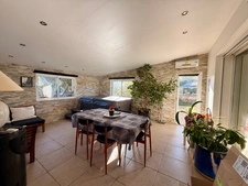 Maison plain-pied à RIEUX MINERVOIS 78m2 habitables, un  gite de 50m2 sur terrain 725m2, piscine