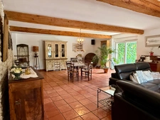 Manor house in CARCASSONNE with 233m2 of living space, 5 bedrooms, garage, swimming pool, 1100m2 plot
