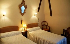 Private mansion in CARCASSONNE, 18 bedrooms, 1340 m² of living space with 2 hangars totaling 668 m², parking, garden of 350 m²