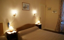 Private mansion in CARCASSONNE, 18 bedrooms, 1340 m² of living space with 2 hangars totaling 668 m², parking, garden of 350 m²