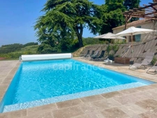 Property with over 700m2 of living space on 1.24 hectares of land, swimming pool and exceptional views 