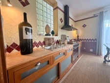 Beautiful 3-bedroom apartment in Carcassonne city centre, 140m2 of living space, one parking space