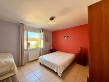 Maison plain-pied à RIEUX MINERVOIS 78m2 habitables, un  gite de 50m2 sur terrain 725m2, piscine