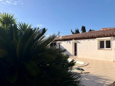 Maison plain-pied à RIEUX MINERVOIS 78m2 habitables, un  gite de 50m2 sur terrain 725m2, piscine