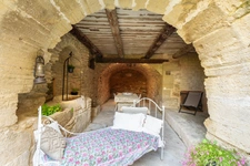 Maison de caractère (près de 320 m2, 5 chambres) avec cour intérieure, piscine & appartement indépendant (près de 135 m2, 2 chambres) – Lagnes, Luberon (84)