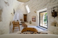 Propriété à vendre avec Mas d’Exception, Borie avec près de 310m2,à Gordes (84). piscine sur 3,4 hectares