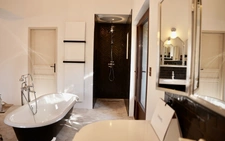 Maison à vendre Bastide composée de 5 suites avec piscine sur terrain attenant de près d'un hectare OPPEDE (84)