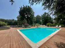 Dpt Vaucluse (84), à vendre GORDES propriété de 465 m2 en pierre avec 11 chambres sur près de 5 ha