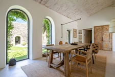 Propriété à vendre avec Mas d’Exception, Borie avec près de 310m2,à Gordes (84). piscine sur 3,4 hectares