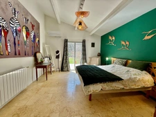 Maison à vendre aux portes de ROUSSILLON (84) 5 chambres, piscine, jardin paysagé