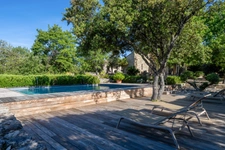 Propriété à vendre avec Mas d’Exception, Borie avec près de 310m2,à Gordes (84). piscine sur 3,4 hectares